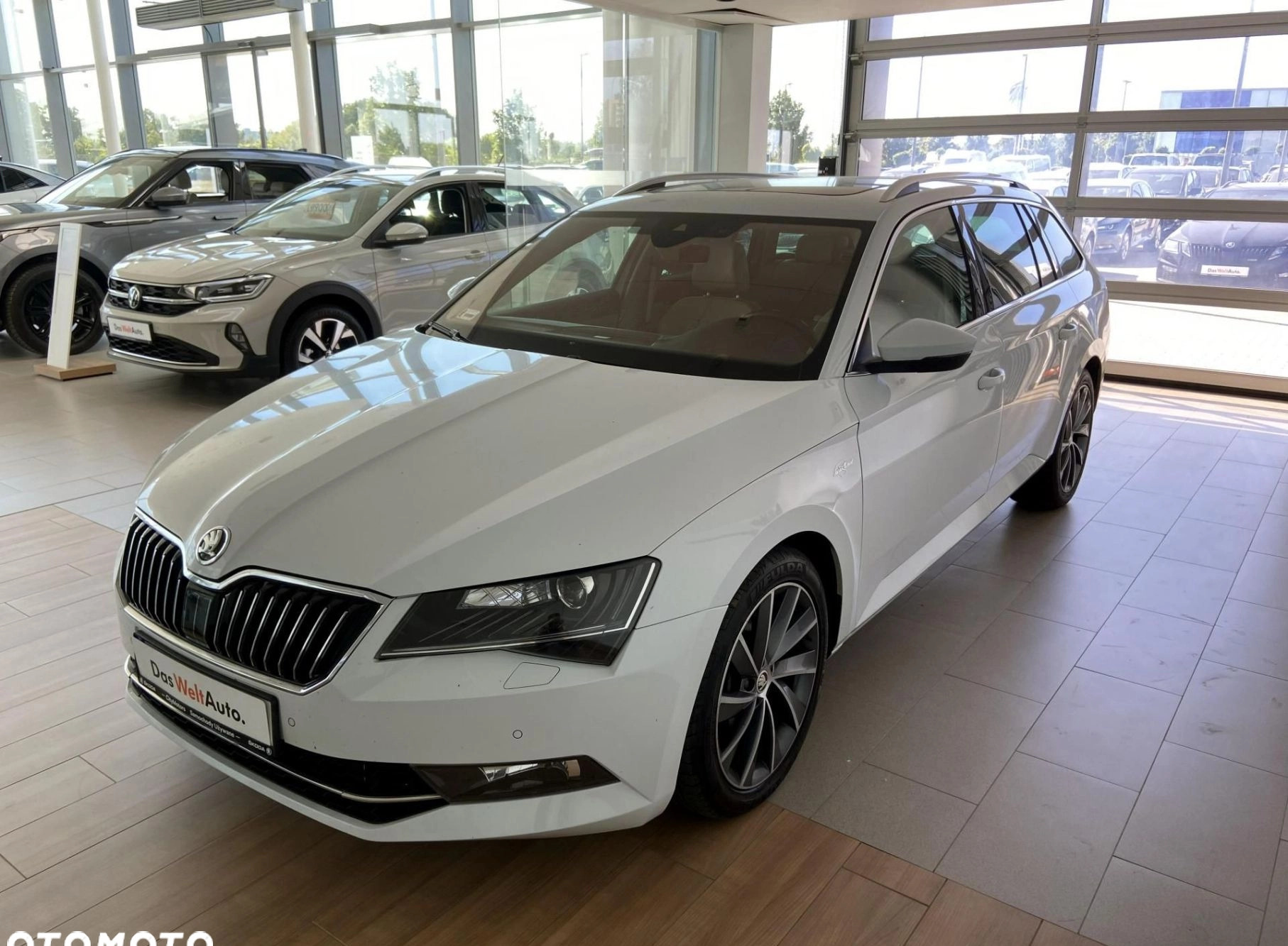 Skoda Superb cena 119900 przebieg: 112800, rok produkcji 2017 z Krosno Odrzańskie małe 742